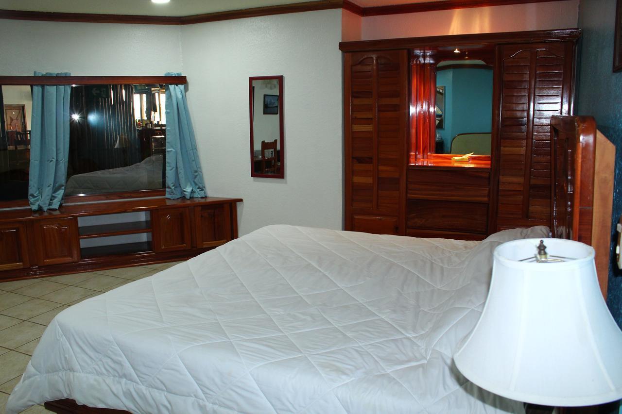 Fish Hook Marina Hotel Golfito Extérieur photo