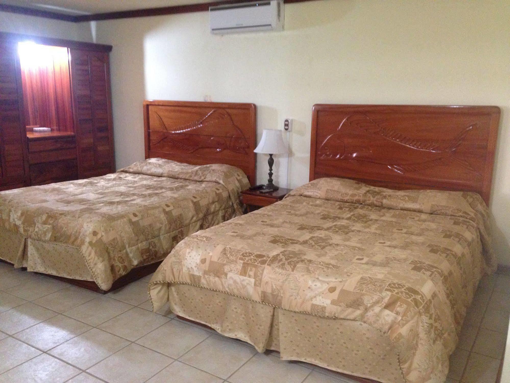 Fish Hook Marina Hotel Golfito Extérieur photo